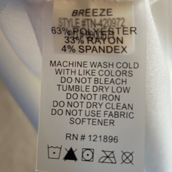 Title Nine Women’s White Breeze Tank Top Cloud Dancer Cowl Neck Sz L Gorpcore - Picture 6 of 6